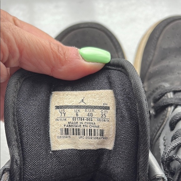 Boys Nike Jordan Black High-Top Sneakers with Suede Finish - Picture 5 of 5